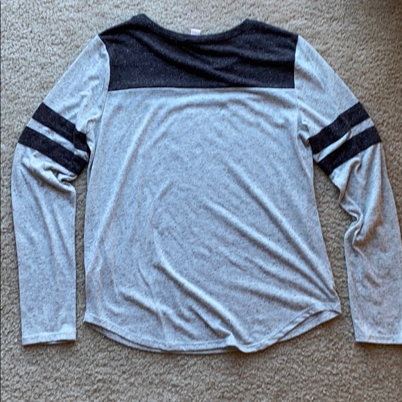 Long Sleeve Tee Forever 21 - Picture 2 of 5